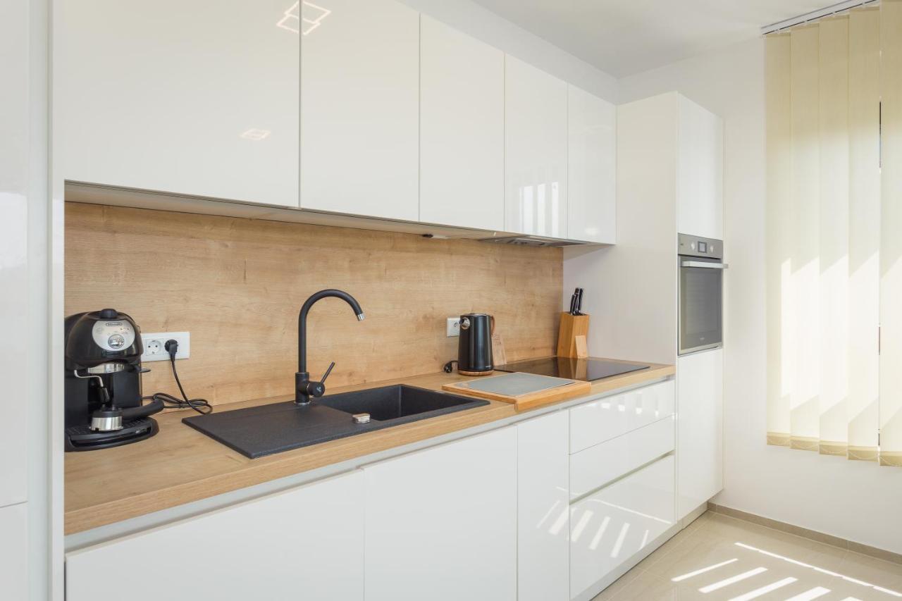 Luton Apartment บานโจเล ภายนอก รูปภาพ