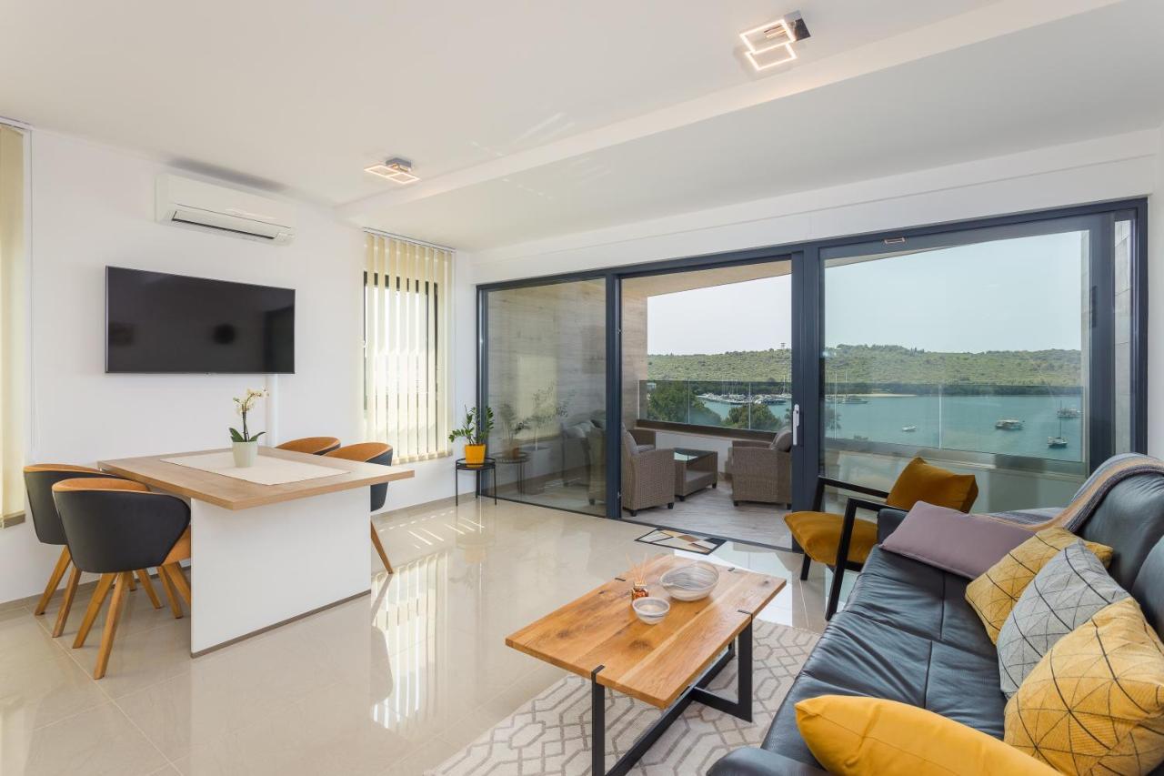 Luton Apartment บานโจเล ภายนอก รูปภาพ