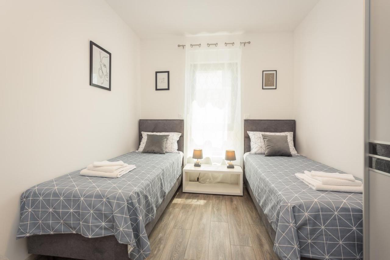 Luton Apartment บานโจเล ภายนอก รูปภาพ