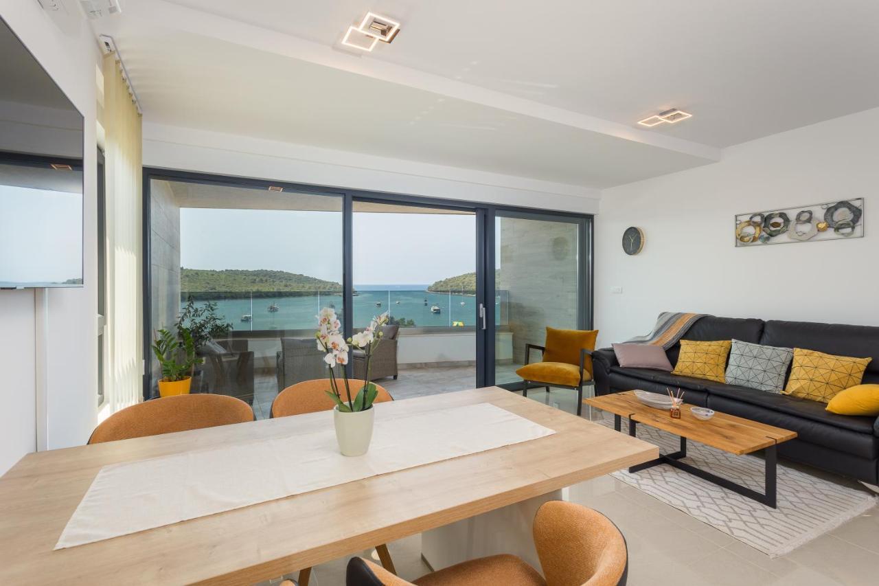 Luton Apartment บานโจเล ภายนอก รูปภาพ